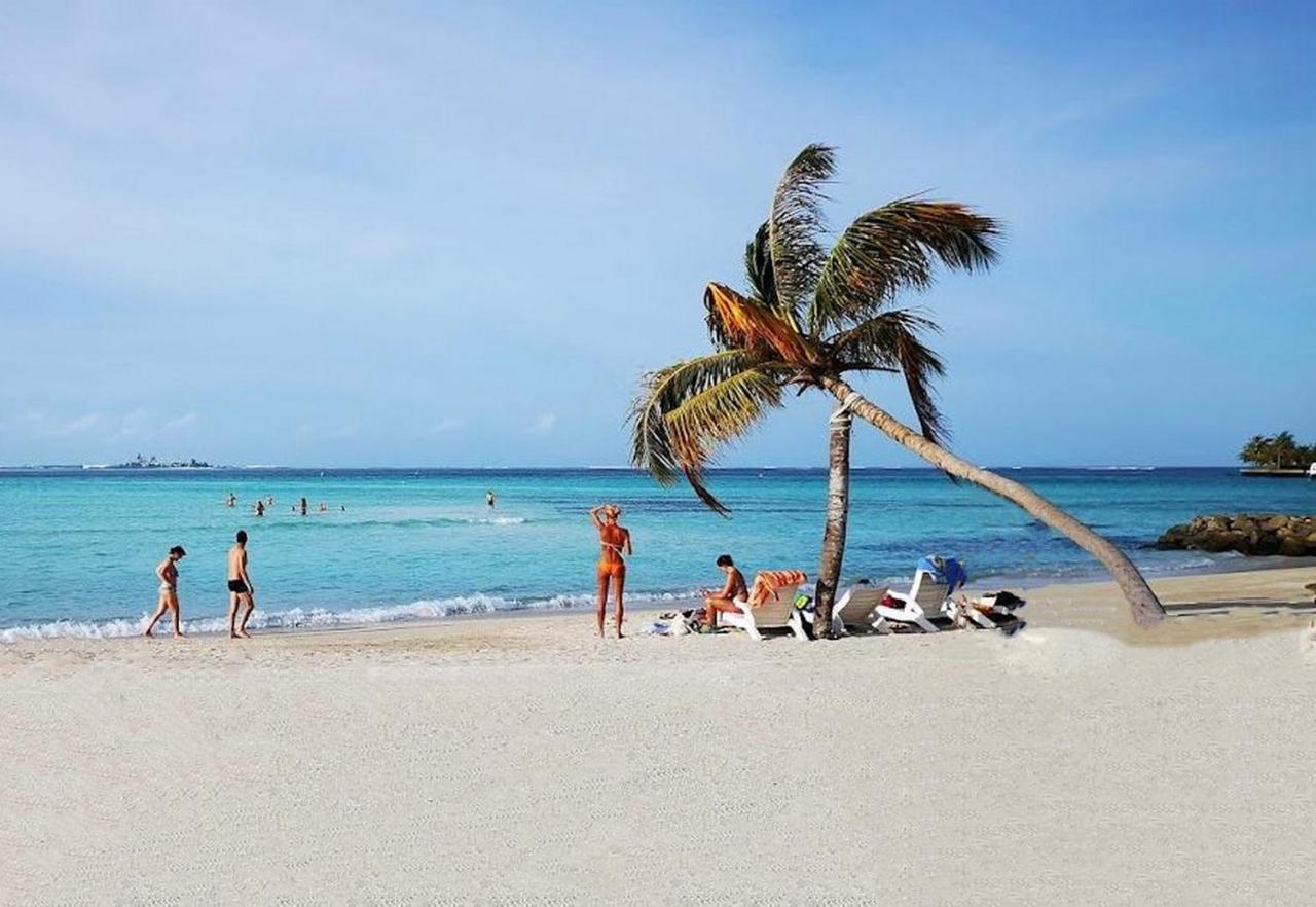 Adroit Beach Inn กุราอิธู ภายนอก รูปภาพ
