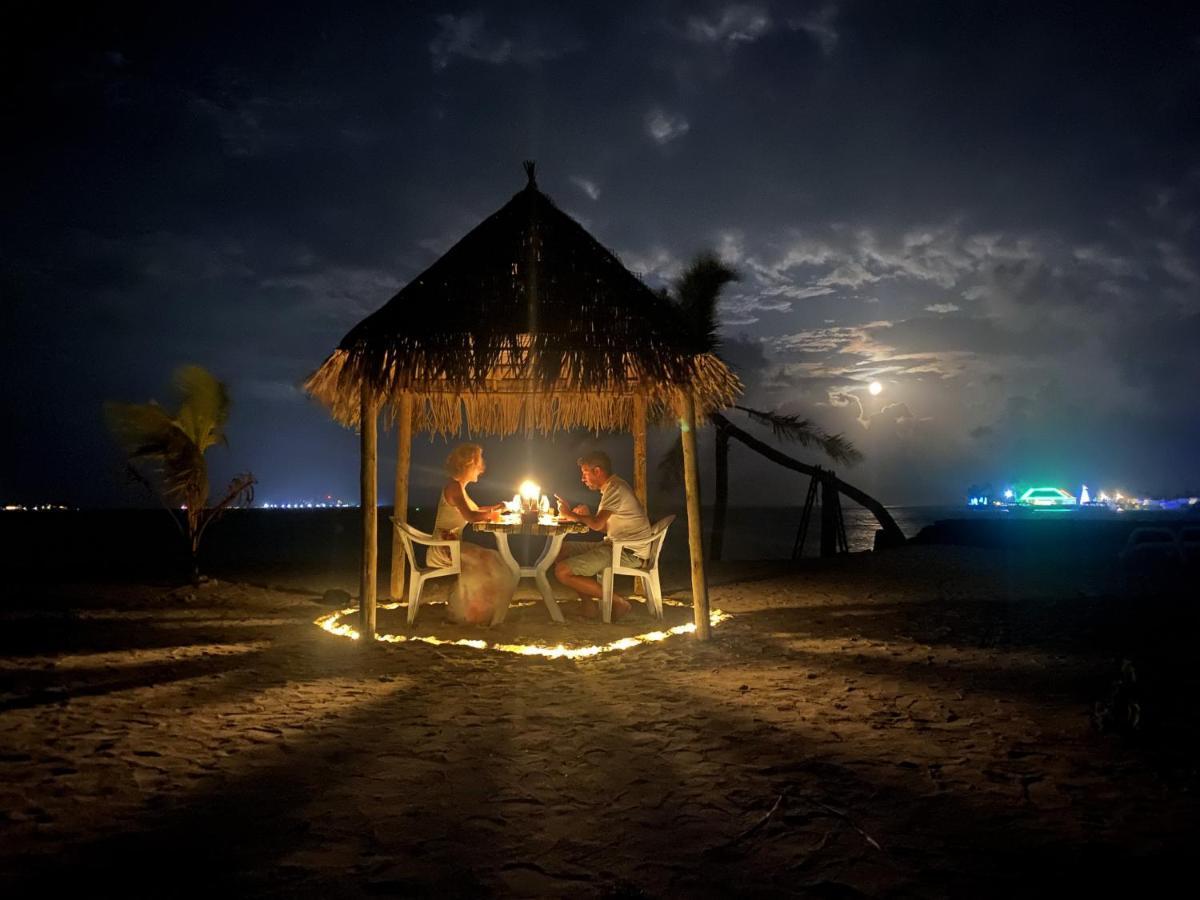 Adroit Beach Inn กุราอิธู ภายนอก รูปภาพ