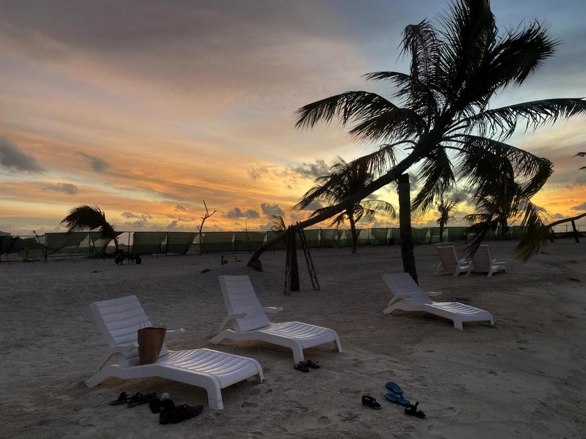 Adroit Beach Inn กุราอิธู ภายนอก รูปภาพ
